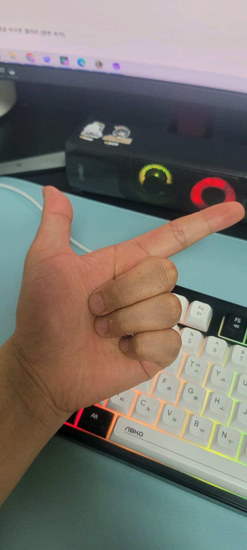 저희 페어 앱 많이 사랑해 주세요.